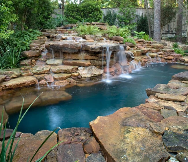 Natural pool, Swimming pool construction